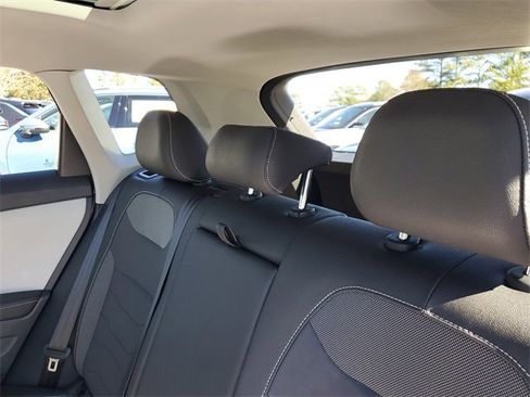 New 2026 Volkswagen Taos SE image 9