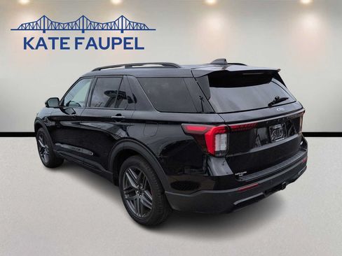 Certified 2025 Ford Explorer ST-Line w/ ST-Line Street Pack AWD/4WD image 5
