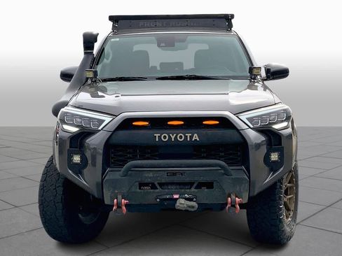 Used 2020 Toyota 4Runner SR5 image 3