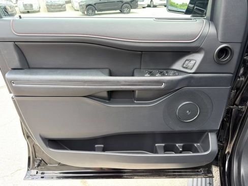 Used 2024 Ford Expedition Limited AWD/4WD image 19