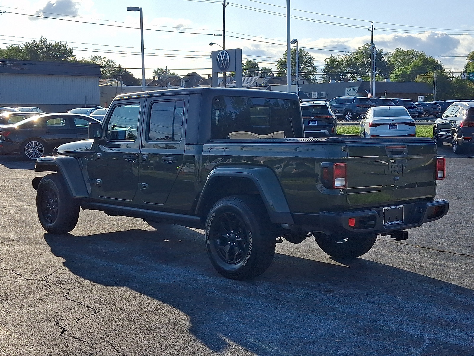 Used 2022 Jeep Gladiator Sport AWD/4WD image 4