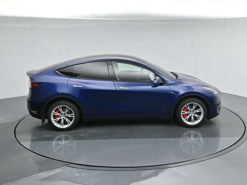 Used 2024 Tesla Model Y Long Range image 38