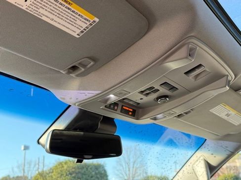 Used 2018 Cadillac Escalade ESV Premium Luxury image 25