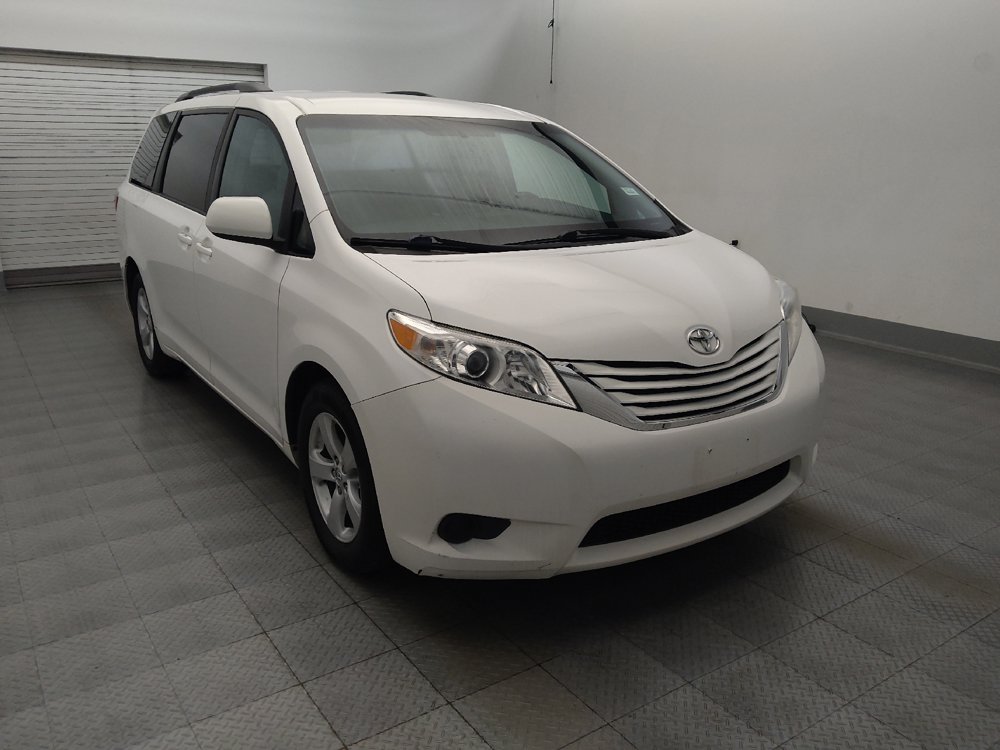 Used 2017 Toyota Sienna LE FWD image 13