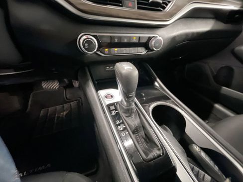 Used 2024 Nissan Altima 2.5 SV image 15