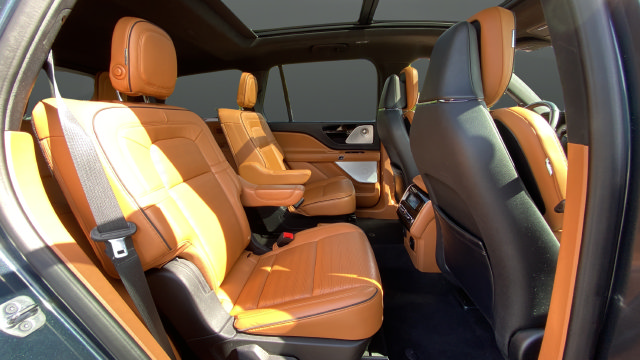 Used 2020 Lincoln Aviator Black Label Grand Touring w/ Class IV Trailer Tow Package AWD/4WD image 22