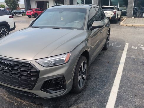 Used 2024 Audi Q5 2.0T Premium Plus w/ Premium Plus Package AWD/4WD image 3
