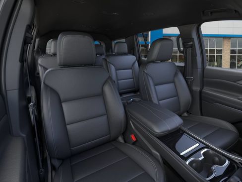 New 2027 Chevrolet Traverse LT w/ Driver Confidence Package FWD image 16