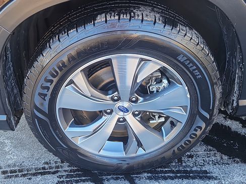 Certified 2022 Subaru Ascent Premium w/ Convenience Package image 4