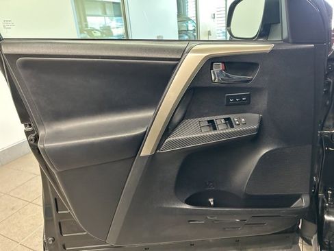 Used 2014 Toyota RAV4 Limited image 19