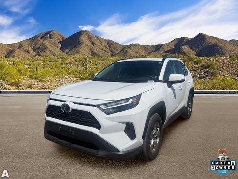 Used 2025 Toyota RAV4 XLE FWD image 2