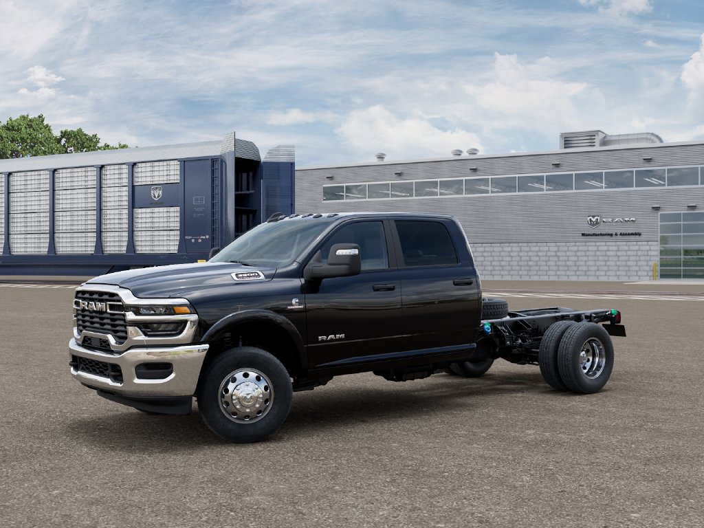 New 2025 RAM 3500 Big Horn AWD/4WD image 2