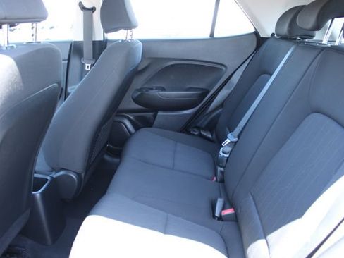 Used 2021 Hyundai Venue SE FWD image 29