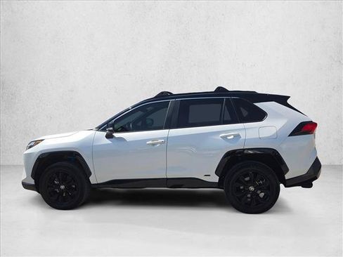 Used 2024 Toyota RAV4 XSE AWD/4WD image 9
