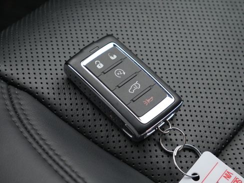 Used 2024 Jeep Wagoneer 4WD image 36