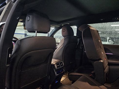 Certified 2025 Mercedes-Benz GLS 450 4MATIC image 7