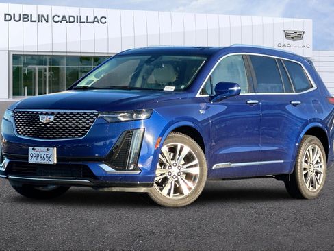 Certified 2025 Cadillac XT6 Premium Luxury image 8