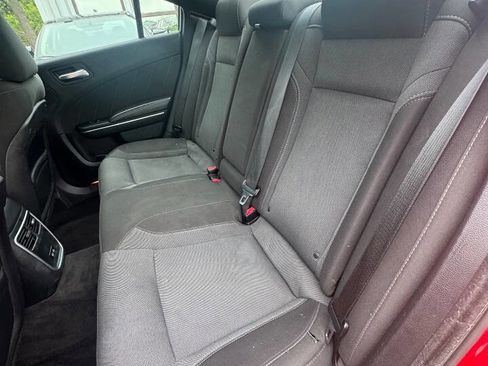 Used 2015 Dodge Charger SXT image 18