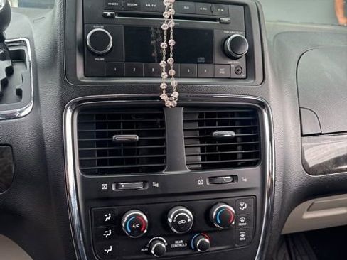 Used 2011 Dodge Grand Caravan Mainstreet w/ PWR Convenience Group image 14