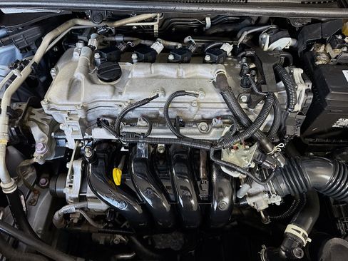 Used 2021 Toyota Corolla LE FWD image 38