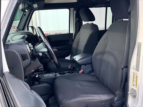 Used 2018 Jeep Wrangler Unlimited Sport S image 8
