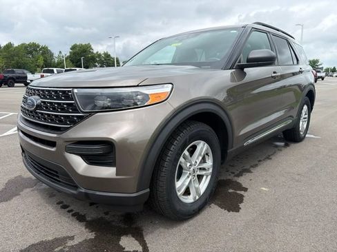 Used 2021 Ford Explorer XLT w/ Class III Trailer Tow Package AWD/4WD image 2