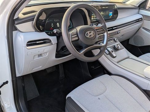 Used 2023 Hyundai Palisade SE image 13