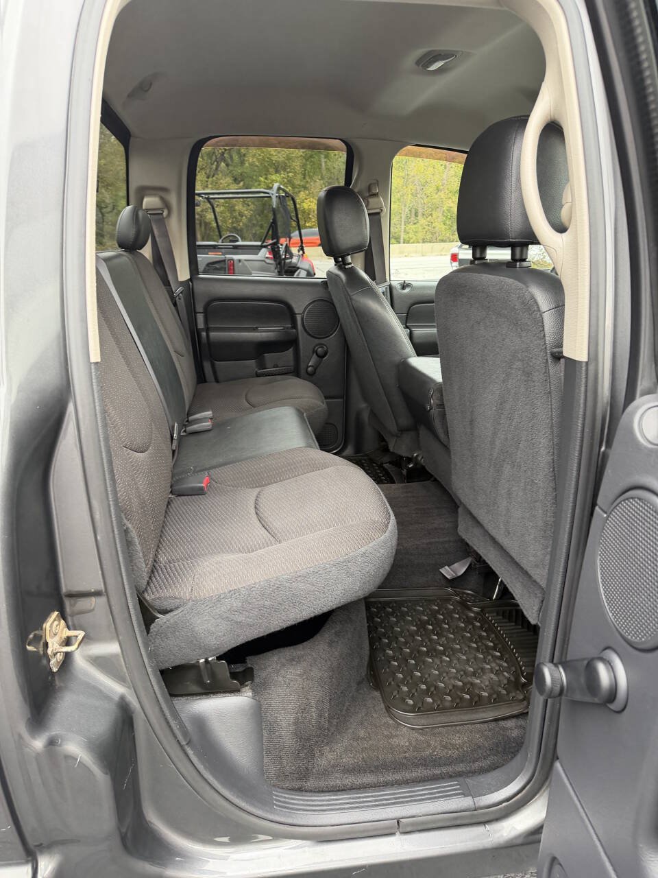 Used 2004 Dodge Ram 1500 Truck ST RWD image 8