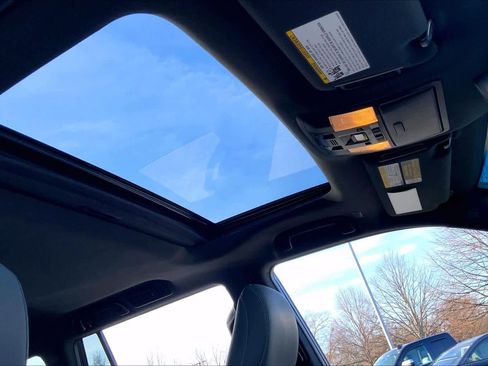 Used 2023 Lexus GX 460 Premium w/ Premium Package image 14