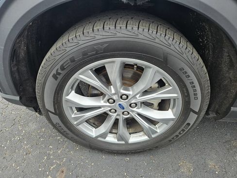 Used 2023 Ford Explorer Limited AWD/4WD image 9