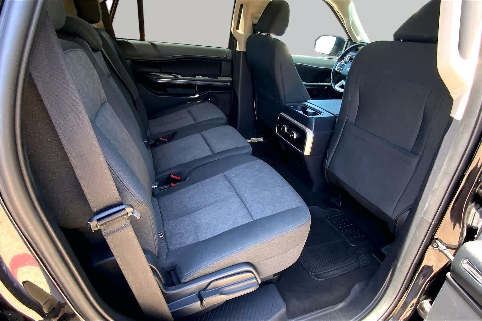 Used 2024 Ford Expedition XLT AWD/4WD image 19