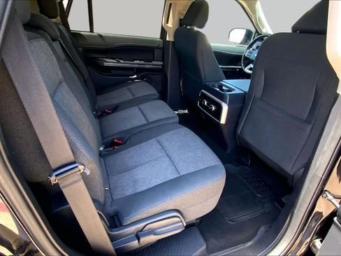 Used 2024 Ford Expedition XLT AWD/4WD image 19