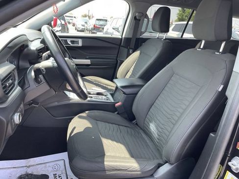Used 2021 Ford Explorer XLT AWD/4WD image 11