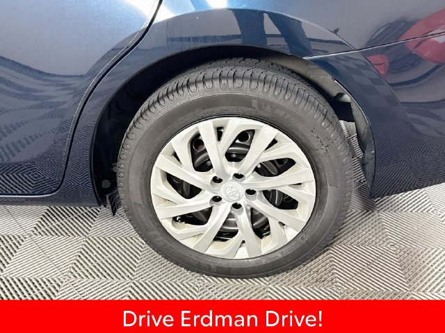Certified 2019 Toyota Corolla LE FWD image 4