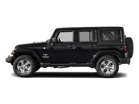 Used 2017 Jeep Wrangler Unlimited Sahara AWD/4WD image 3