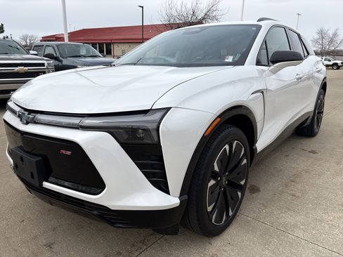 Used 2024 Chevrolet Blazer EV RS image 3