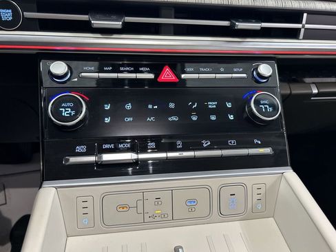 Used 2024 Hyundai Santa Fe Calligraphy image 17