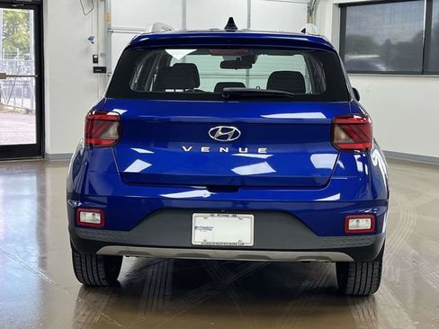 Used 2021 Hyundai Venue SEL FWD image 6