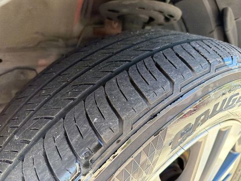 Used 2022 Nissan Pathfinder SL image 12