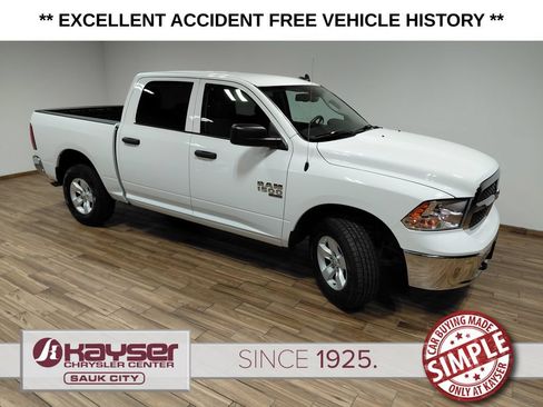 Used 2022 RAM 1500 Classic SLT w/ Electronics Group AWD/4WD image 11