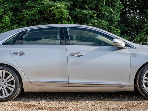 Used 2018 Cadillac XTS Luxury AWD/4WD image 6