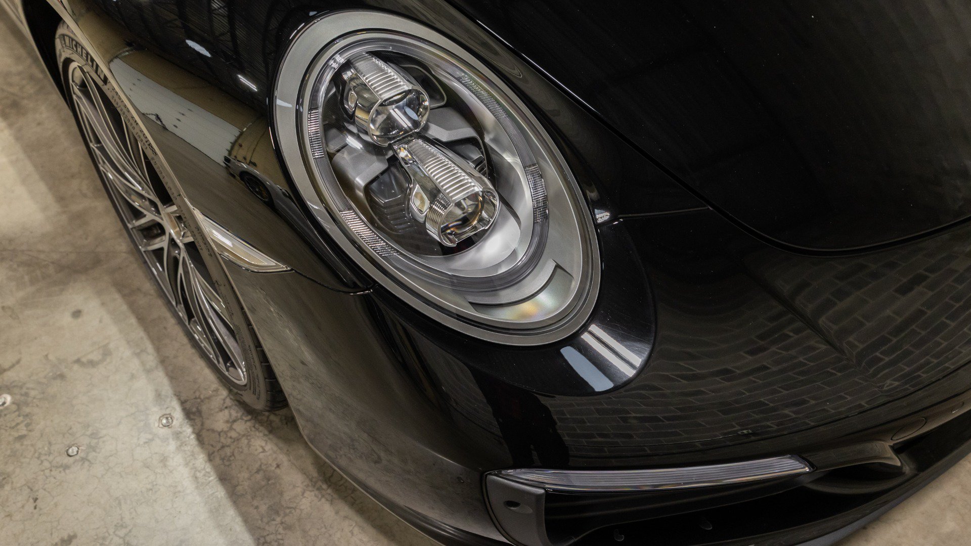 Used 2018 Porsche 911 Carrera RWD image 17