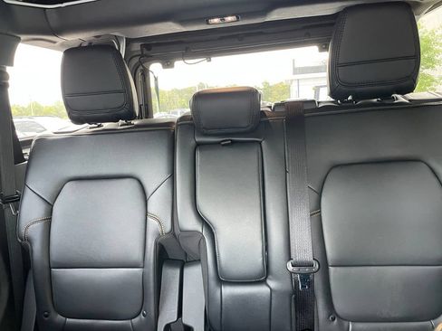 Used 2023 Ford Bronco Badlands w/ Sasquatch Package AWD/4WD image 8