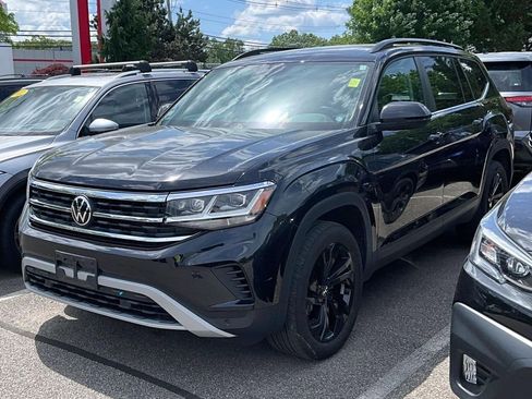 Used 2023 Volkswagen Atlas SE w/ Panoramic Sunroof Package AWD/4WD image 3