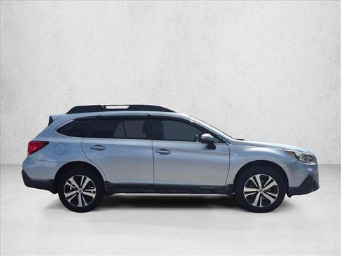 Used 2018 Subaru Outback 2.5i Limited AWD/4WD image 4