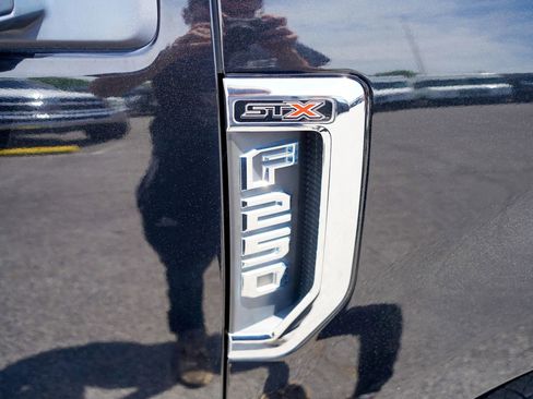 Used 2018 Ford F250 XL w/ STX Appearance Package RWD image 24