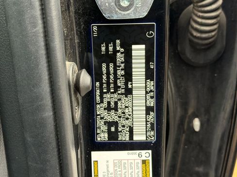 Used 2021 Toyota 4Runner Limited AWD/4WD image 2