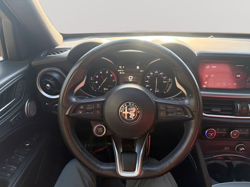 Used 2022 Alfa Romeo Stelvio Veloce AWD/4WD image 11
