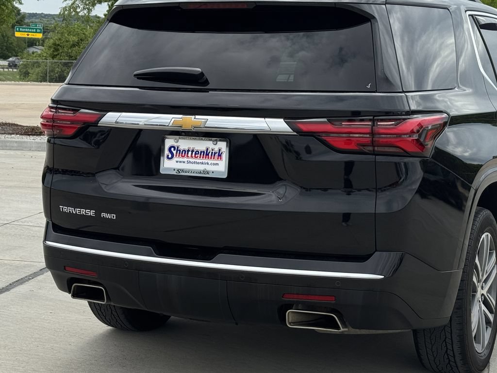Used 2023 Chevrolet Traverse High Country w/ LPO, Floor Liner Package AWD/4WD image 6
