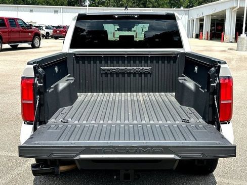 Certified 2026 Toyota Tacoma SR5 AWD/4WD image 31